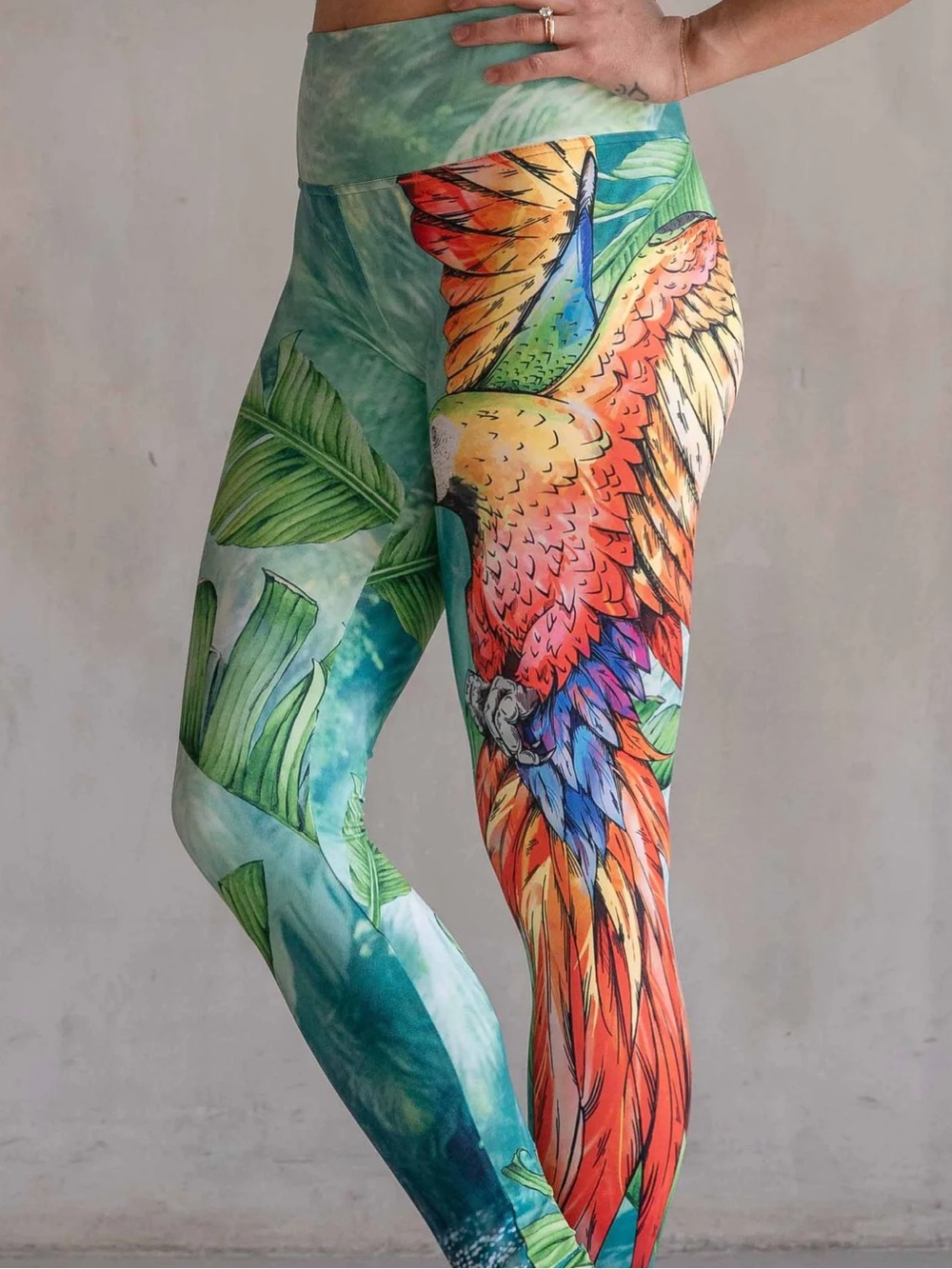 🦜 Eagle Rock Werkshop Parrot Print Triathlon Compression Leggings | Women's